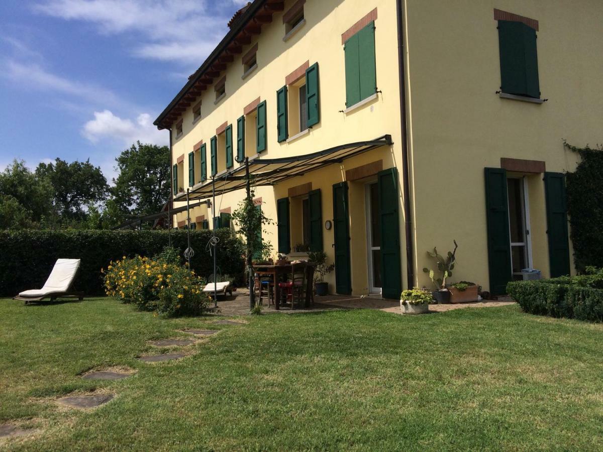 Il Giardino B&B Кастельветро-ди-Модена Экстерьер фото