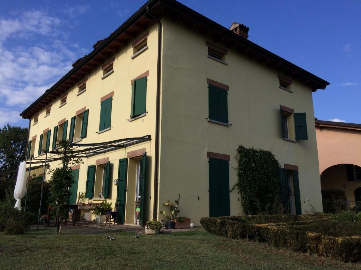 Il Giardino B&B Кастельветро-ди-Модена Экстерьер фото
