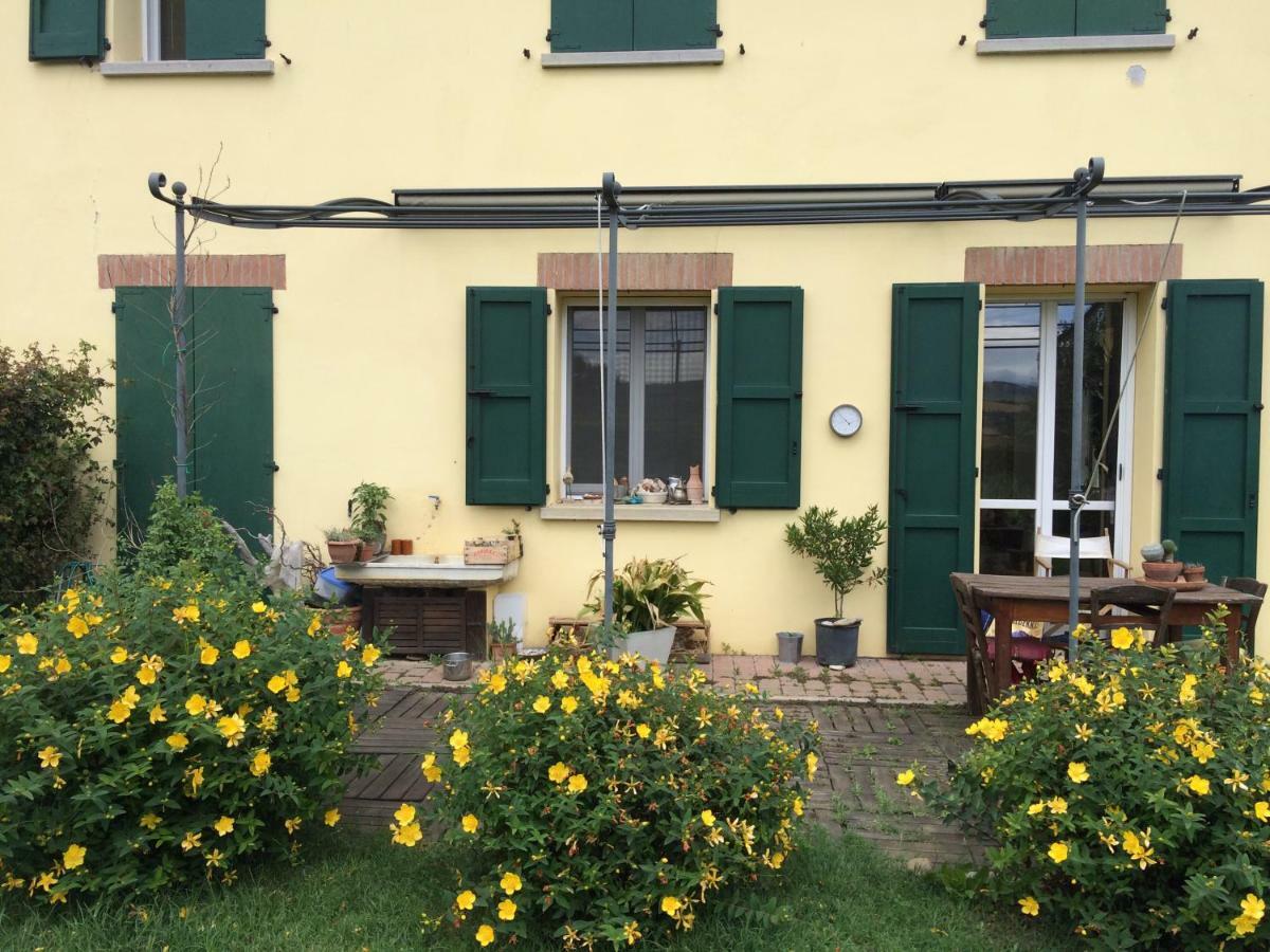 Il Giardino B&B Кастельветро-ди-Модена Экстерьер фото